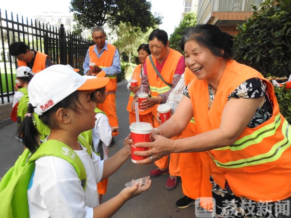 温暖一城人 这些“小天使”们迎来特殊的人生第一课