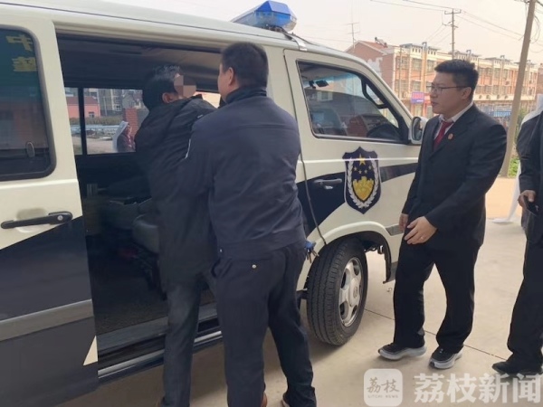 连云港法院开展扫黑除恶“打财断血”专项活动