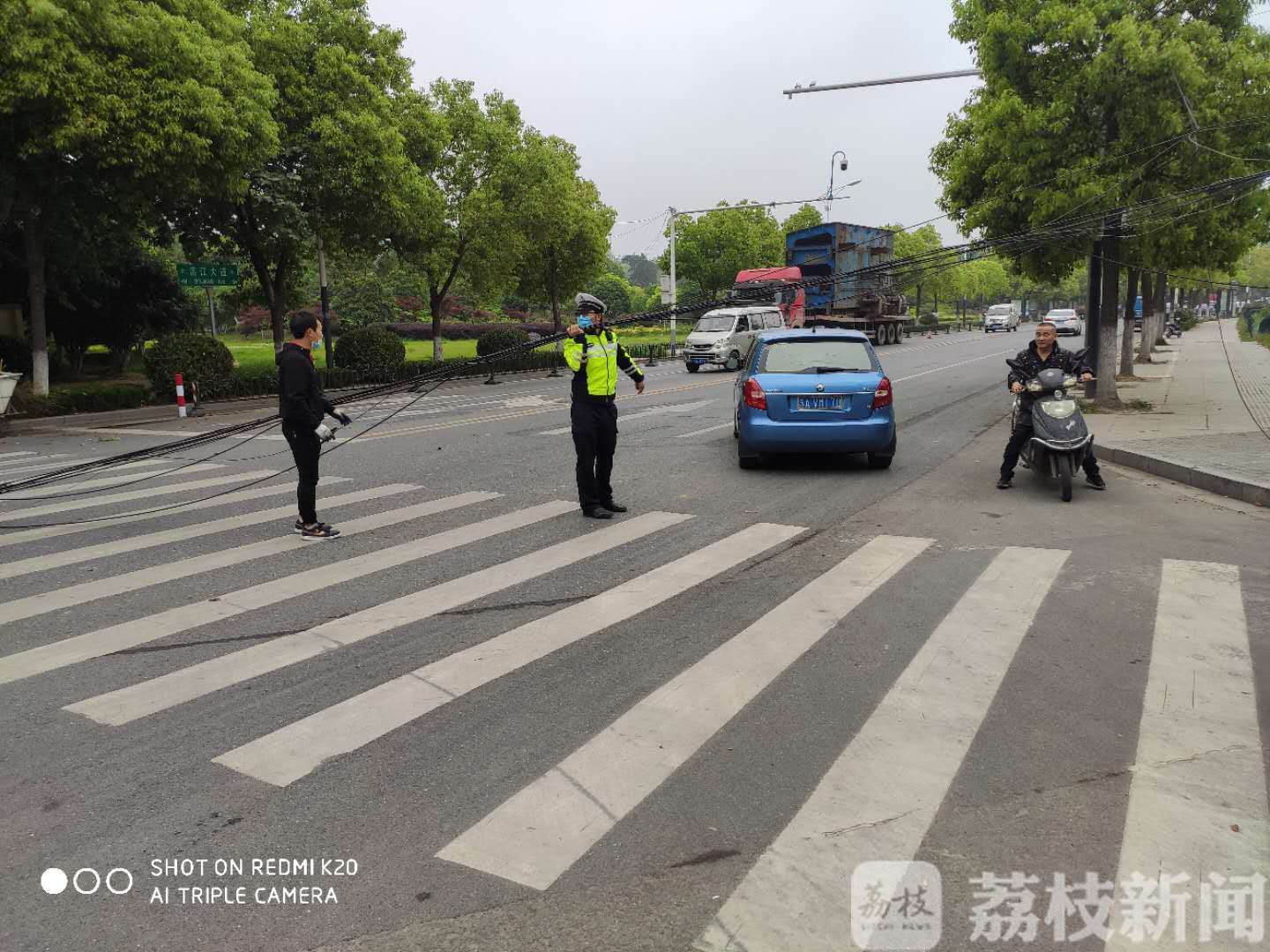 托举■你托举的样子，真帅