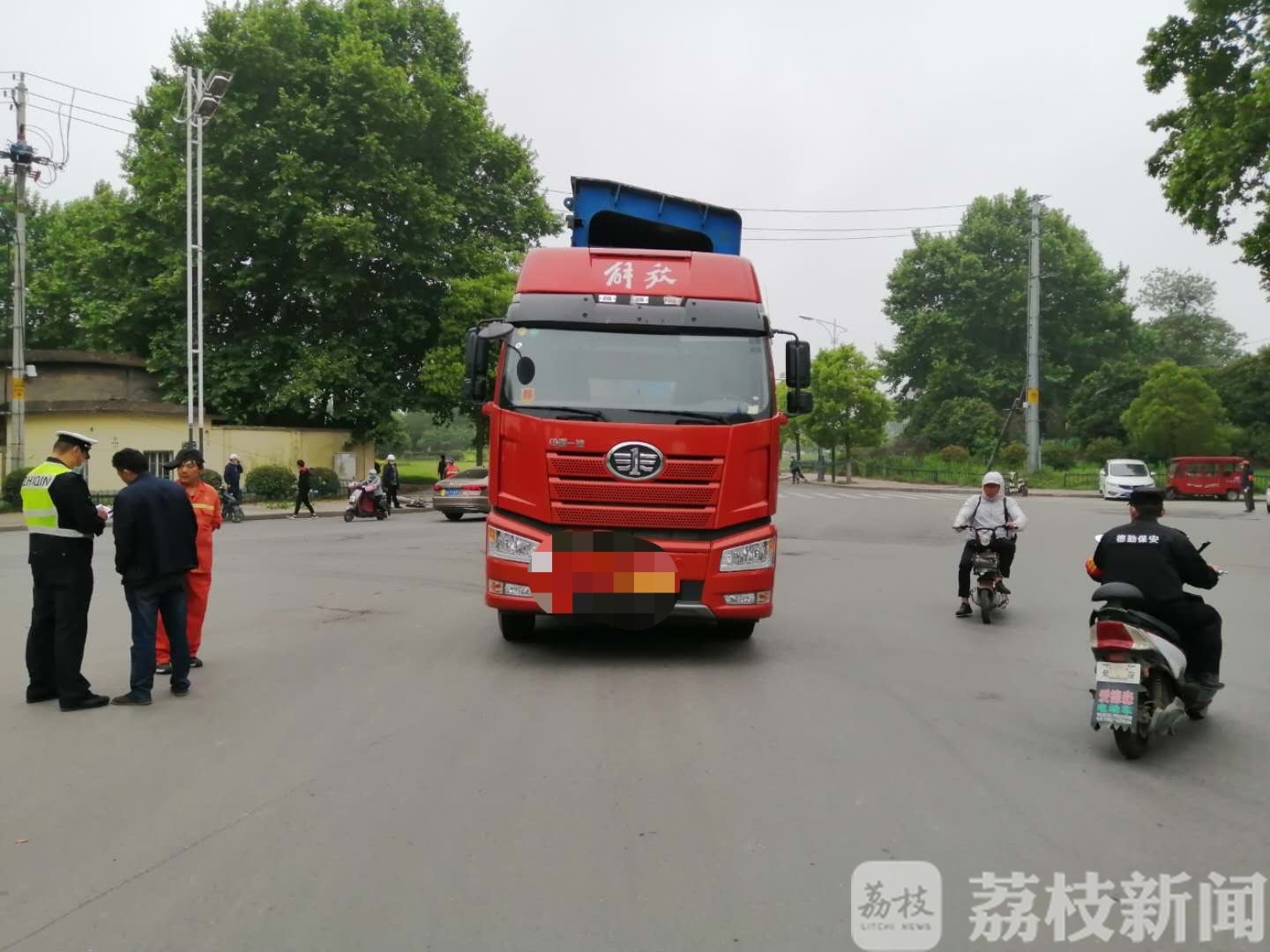 托举■你托举的样子，真帅