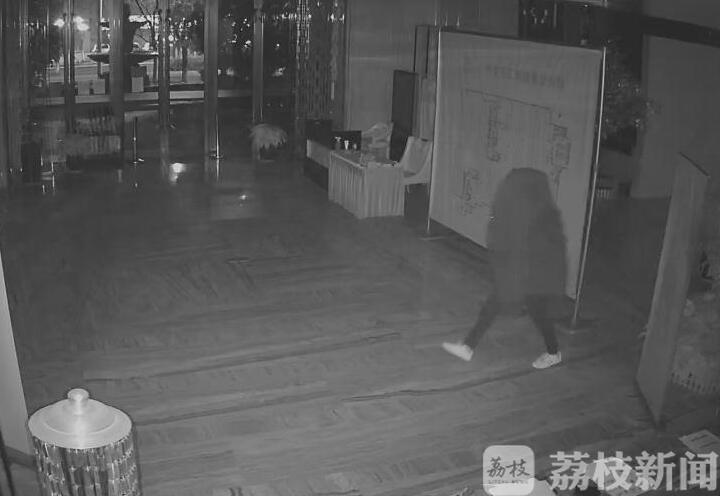 ■拆掉摄像头毁灭证据？犯罪嫌疑人正因为这个举动而暴露