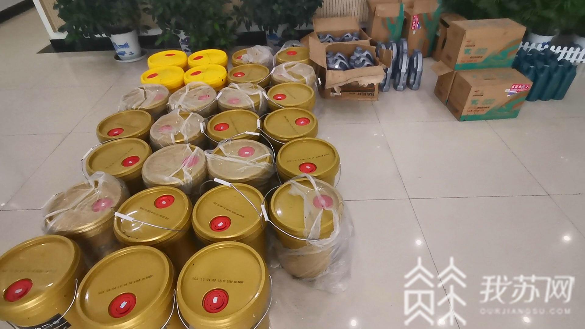 偷走■汽修厂“熟客”一夜之间偷走近百桶汽油