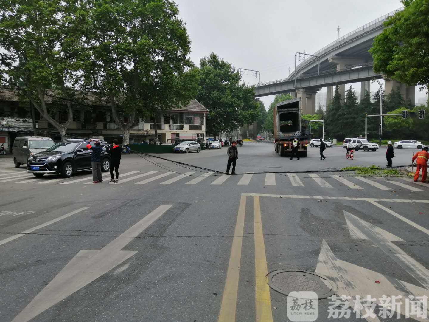 托举■你托举的样子，真帅