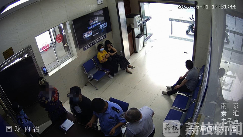 [锦衣卫]光临夫子庙 被警察叔叔拦下了 “锦衣卫”