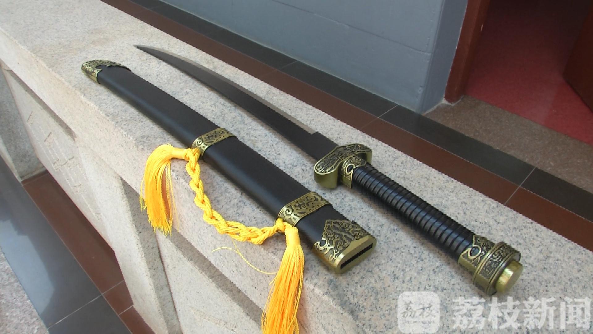 [锦衣卫]光临夫子庙 被警察叔叔拦下了 “锦衣卫”