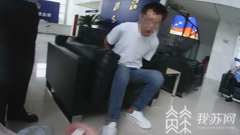 盗窃■约女保险业务员谈保险？男子醉翁之意不在酒