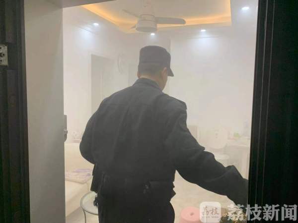 出门前忘了灶上炖着汤、充电器过载……冬季防火hin重要