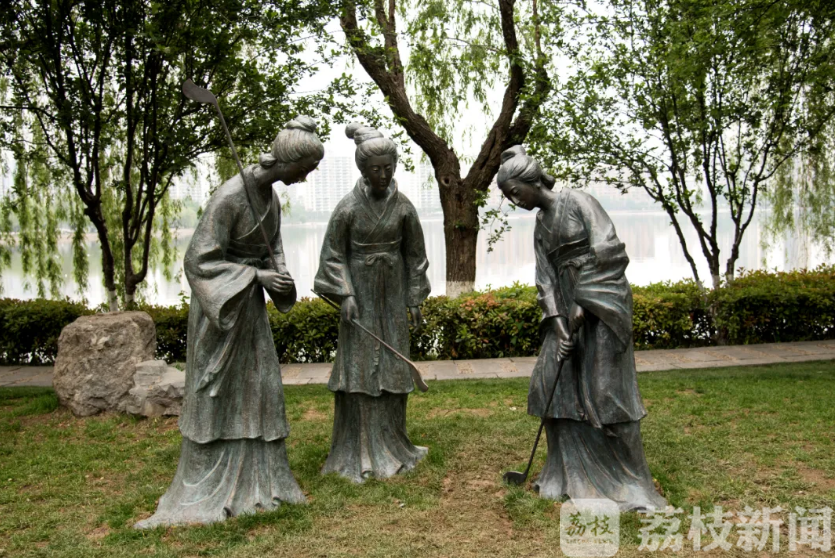 雕塑■既“涨姿势”又有趣!南京莫愁湖雕塑“上新”啦