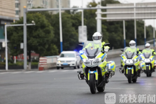违法■“最强大脑+最快双腿”——常州公安交警骁龙铁骑队查处各类交通违法583起