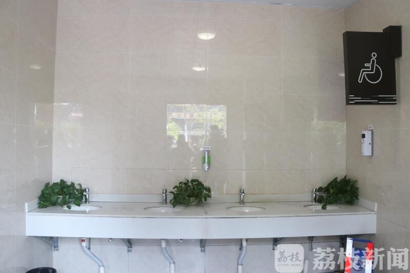 厕所■小厕所，大民生——南京江北新区23家单位加入“厕所开放联盟”