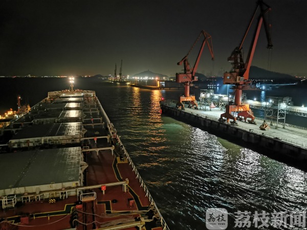 南通引航站保障3万吨大豆安全及时进港  助力企业复工复产