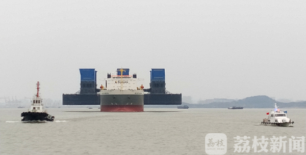 三地海事接力维护  4.1亿元海工产品由半潜船载运出口