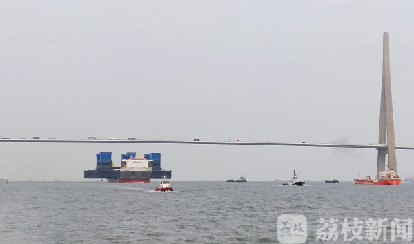 三地海事接力维护  4.1亿元海工产品由半潜船载运出口