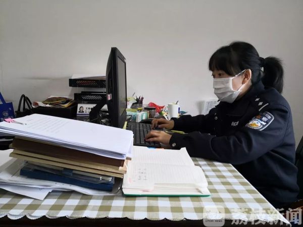 抗击疫情“夫妻档” ， 默契“战友”并肩作战