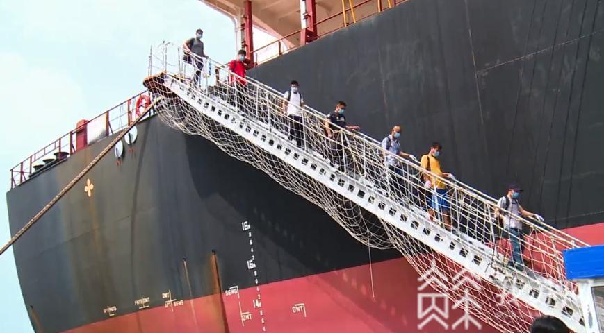 海轮■世界海员日：这艘海轮漂泊13个月，今日终于在泰州靠岸