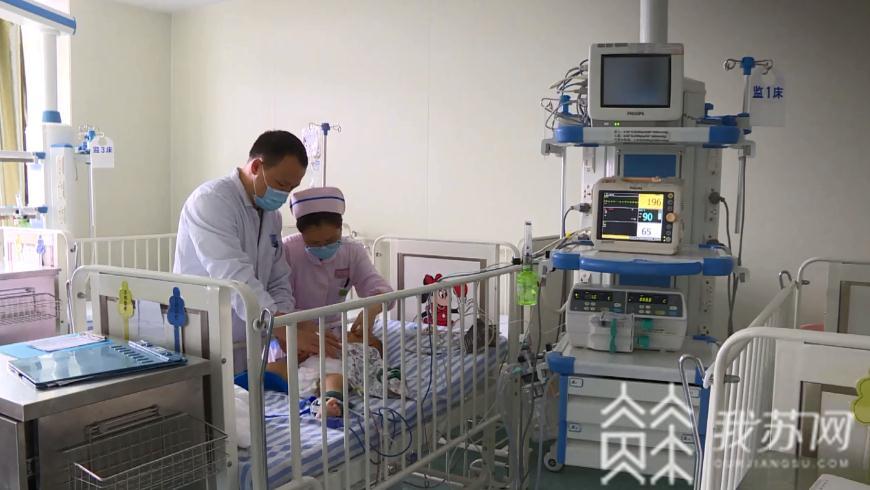 男婴■枣核成“暗器”十月大男婴肠壁被刺穿