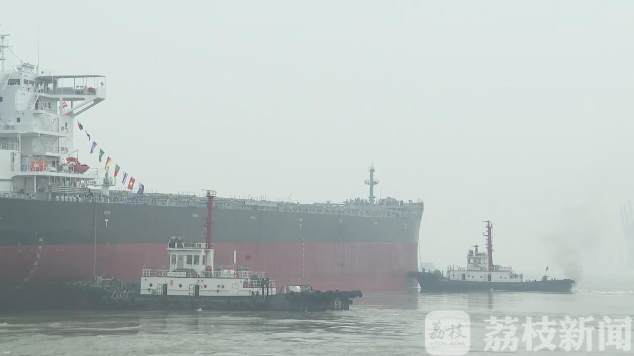 『交付』更多“太仓制造”驶向全球 一天内交付两船