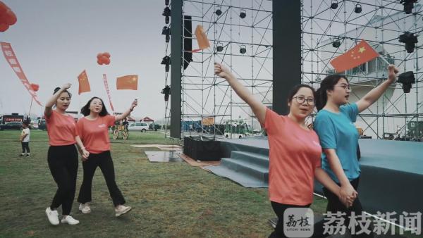 喜迎丰收 果农“快闪” 唱起甜蜜的歌！