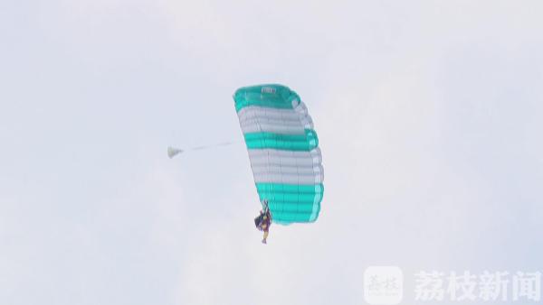 省内首个高空跳伞项目落户苏州！4000米极限跳伞啥感觉？