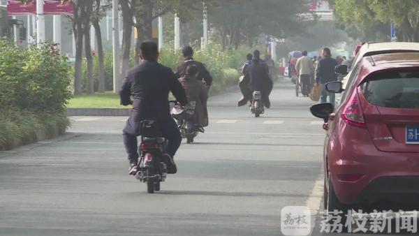 今晨雾霾卷土重来 本周迎霜降冬天即将开场