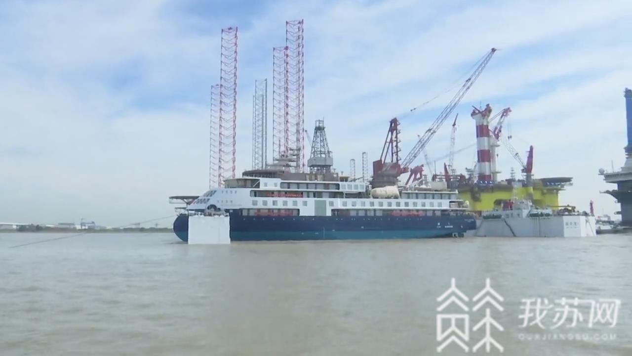 探险■常熟海事局护航“海洋探险号”极地探险邮轮成功下水