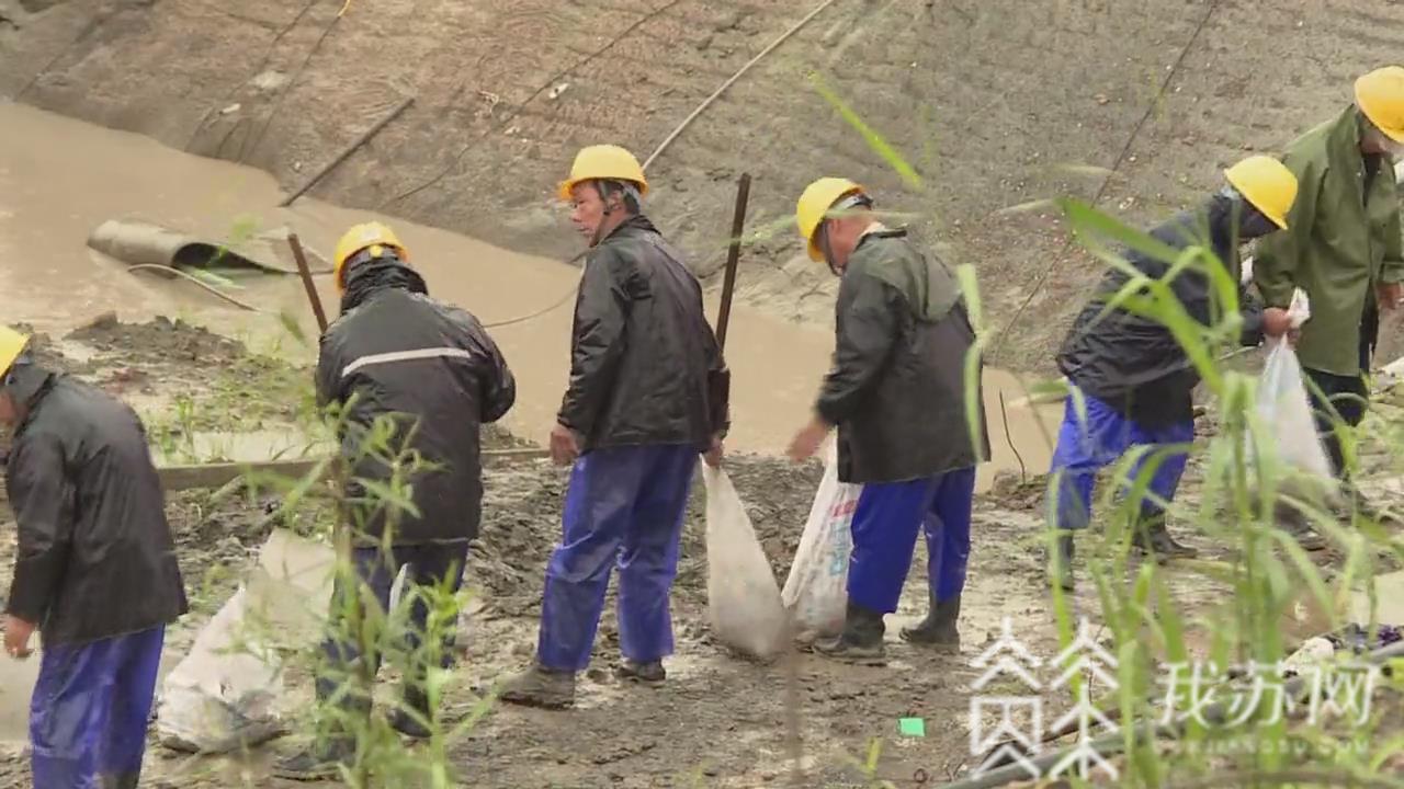 #应急#苏州工地积极做好应急防汛保安全 增加水泵全力外排积水
