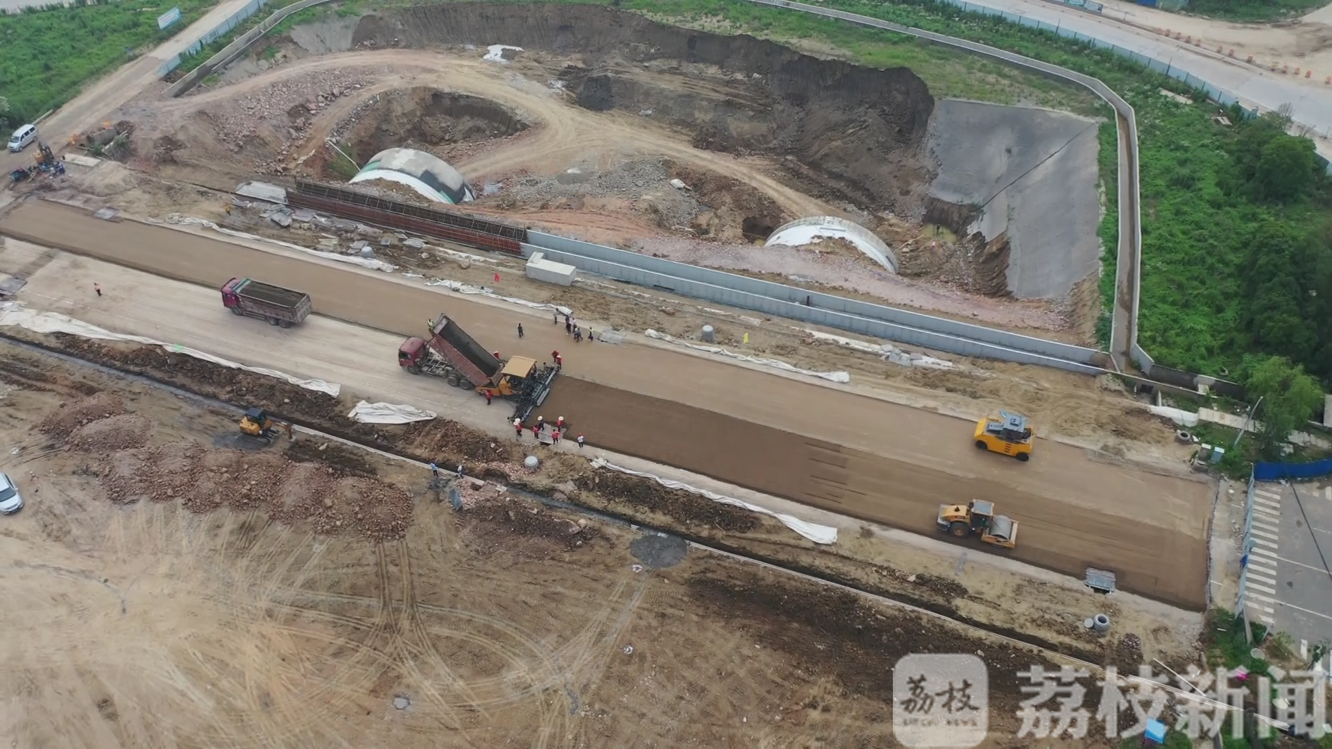 ■通了！苏锡常南部高速公路邀贤山隧道加紧建设