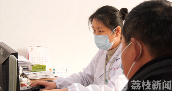 扬中夫妻医生齐上阵 共“战”疫情