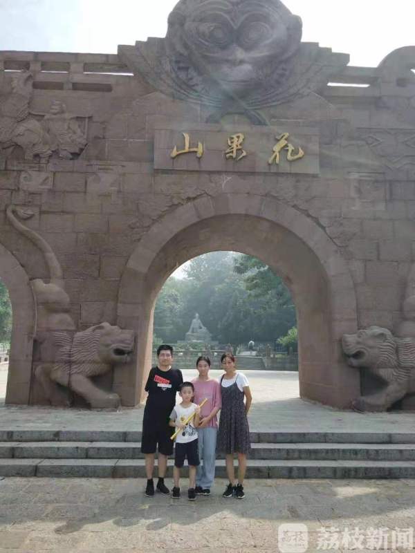 他是没有双手的书法家 半辈子奋斗成人生赢家