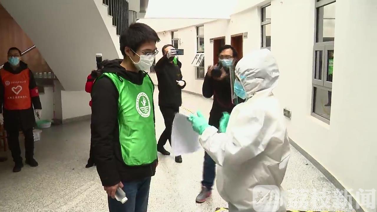应急■以“实战”提高防疫应急能力 太仓:校园应急处置演练