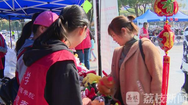 冬日暖阳：常州一公益组织8年为西部孩子募冬衣5万件