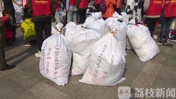 冬日暖阳：常州一公益组织8年为西部孩子募冬衣5万件