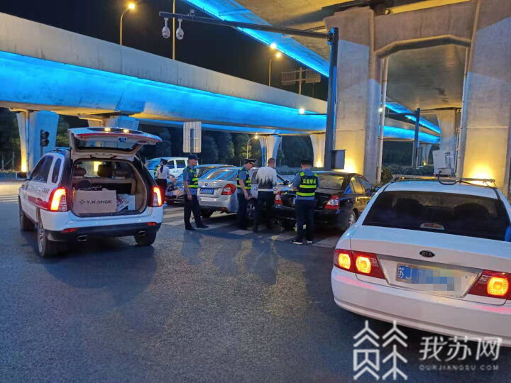「整治」 盐城警方开展公共交通治安整治“蓝天行动” 打击扒窃、“黑车”等顽疾