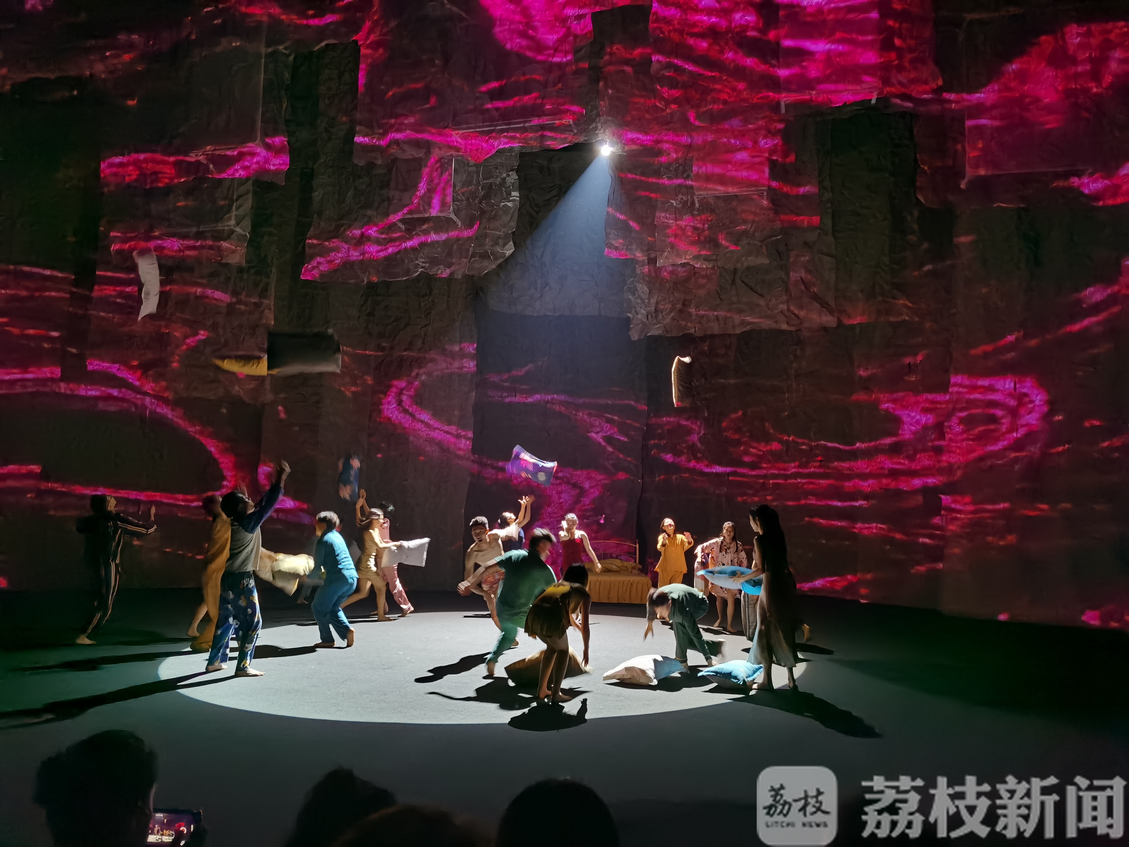 []《只有爱?戏剧幻城》公演，打造长三角文旅新地标 每天50+戏剧同时上演!