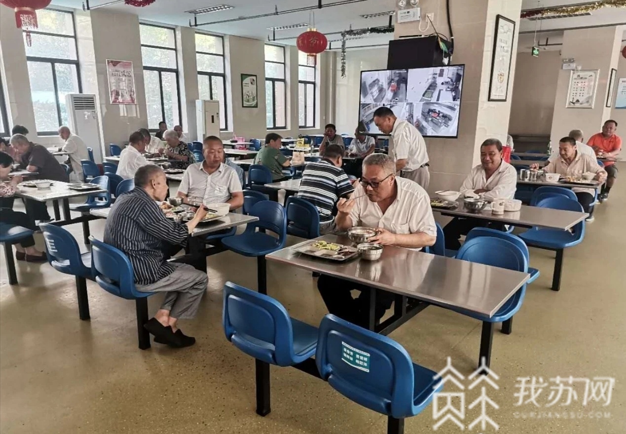 [养老]日子更亮堂！给老人们稳稳的幸福 走向我们的小康生活：养老有保障
