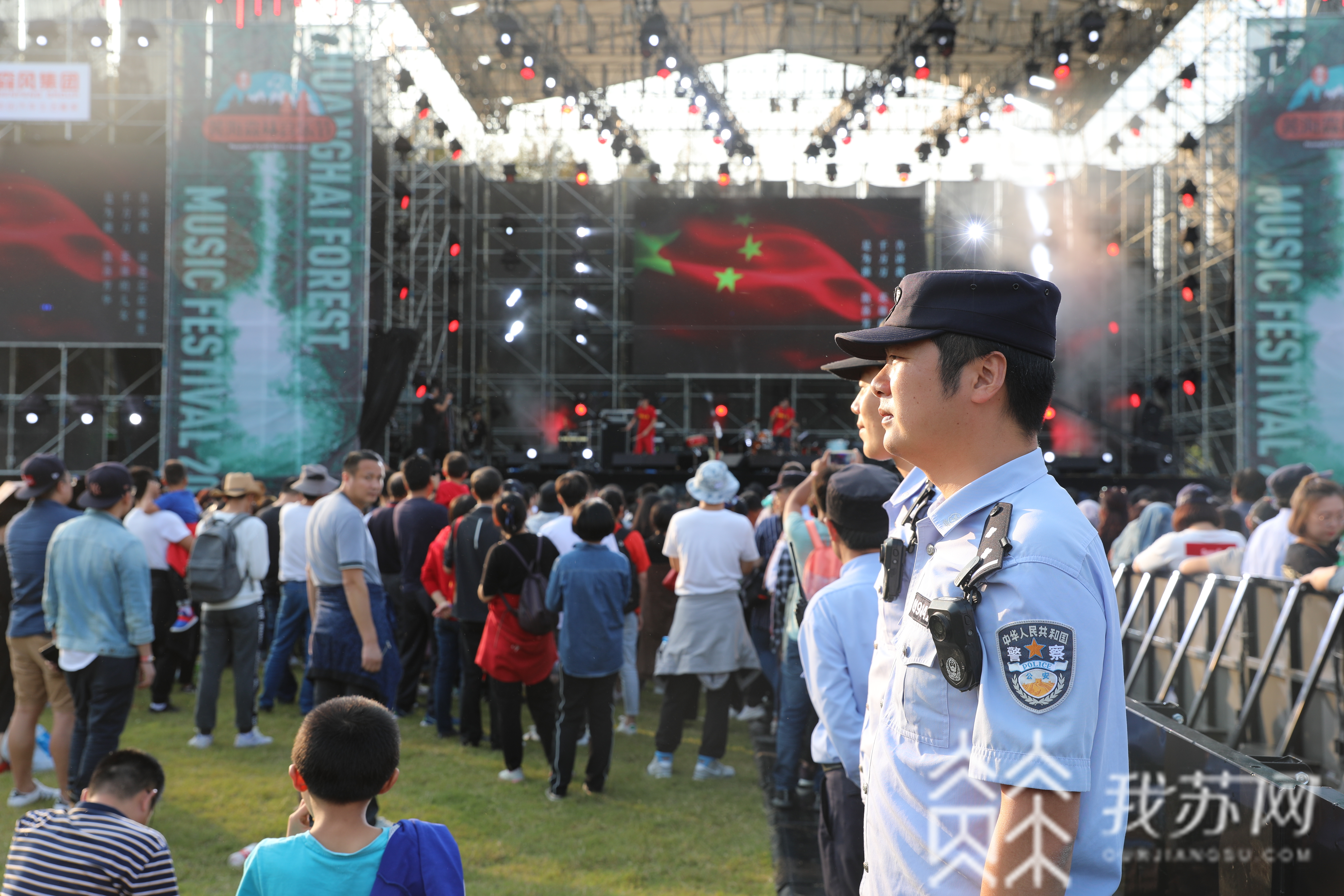 『盐城』为平安“警”上添花 盐城警方“双节”坚守