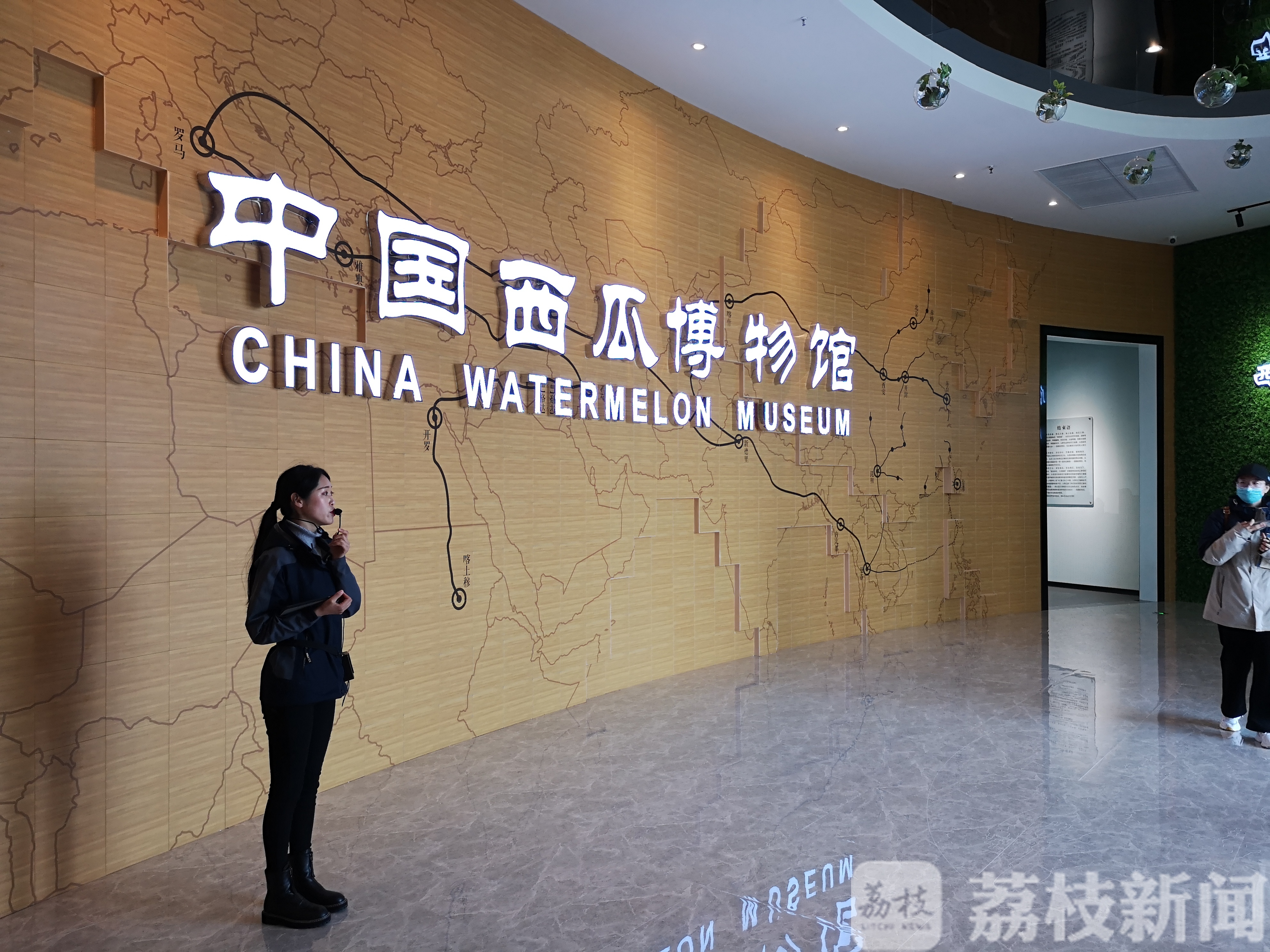 西瓜■东台兰址：昔日“拦路止”，今朝“楼在绿中、人在景中”特色田园村