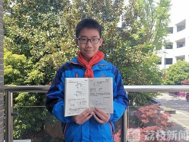 清史■现在的孩子真是牛!泰州大浦小学六年级学生漫画版《大清史》走红校园