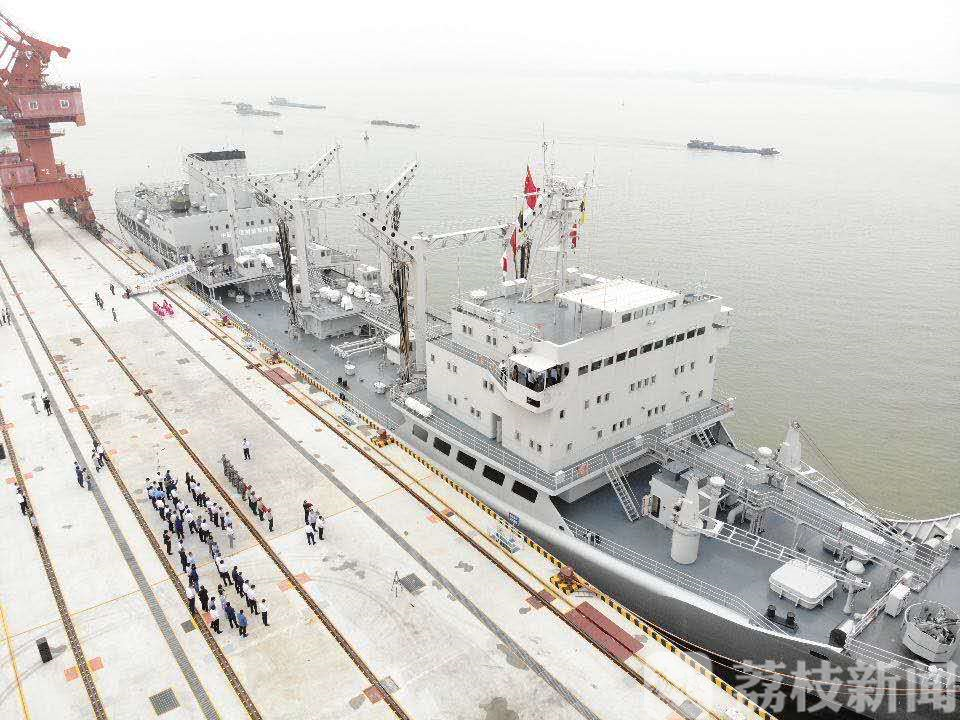 海军■“中华补给第一舰”洪泽湖舰永久停泊人民海军诞生地！