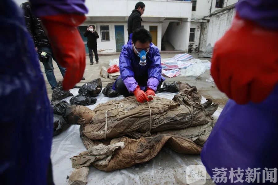 墓志铭■泰州一工地上挖出明代墓志铭