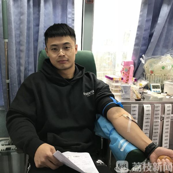 泰州白衣天使义务献血为春节做好储备