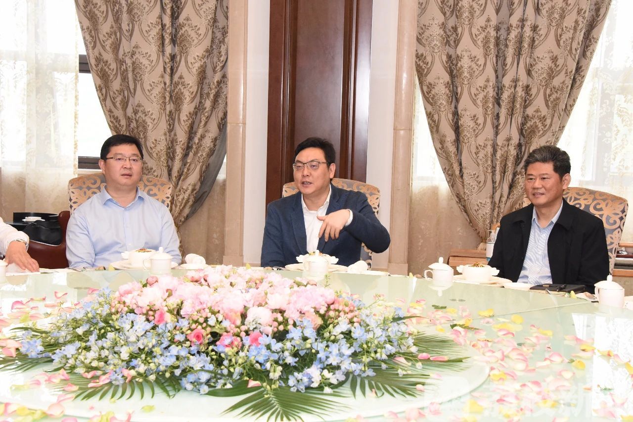 早茶■泰州举办“早茶峰会”打造政企沟通新模式新平台！