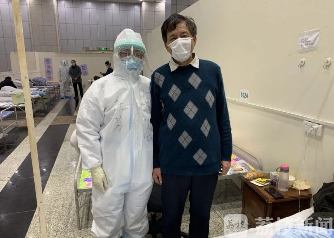 每一个■武汉日志丨在方舱，每一个生命都值得被尊重，每一个故事都值得我们去倾听