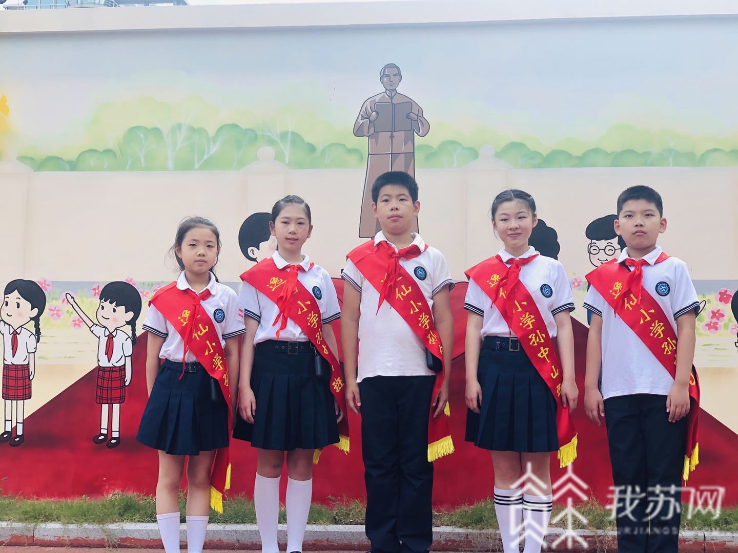 [一年级]入学第一课先学“坐得住” 你好，一年级！“萌娃”变身小学生