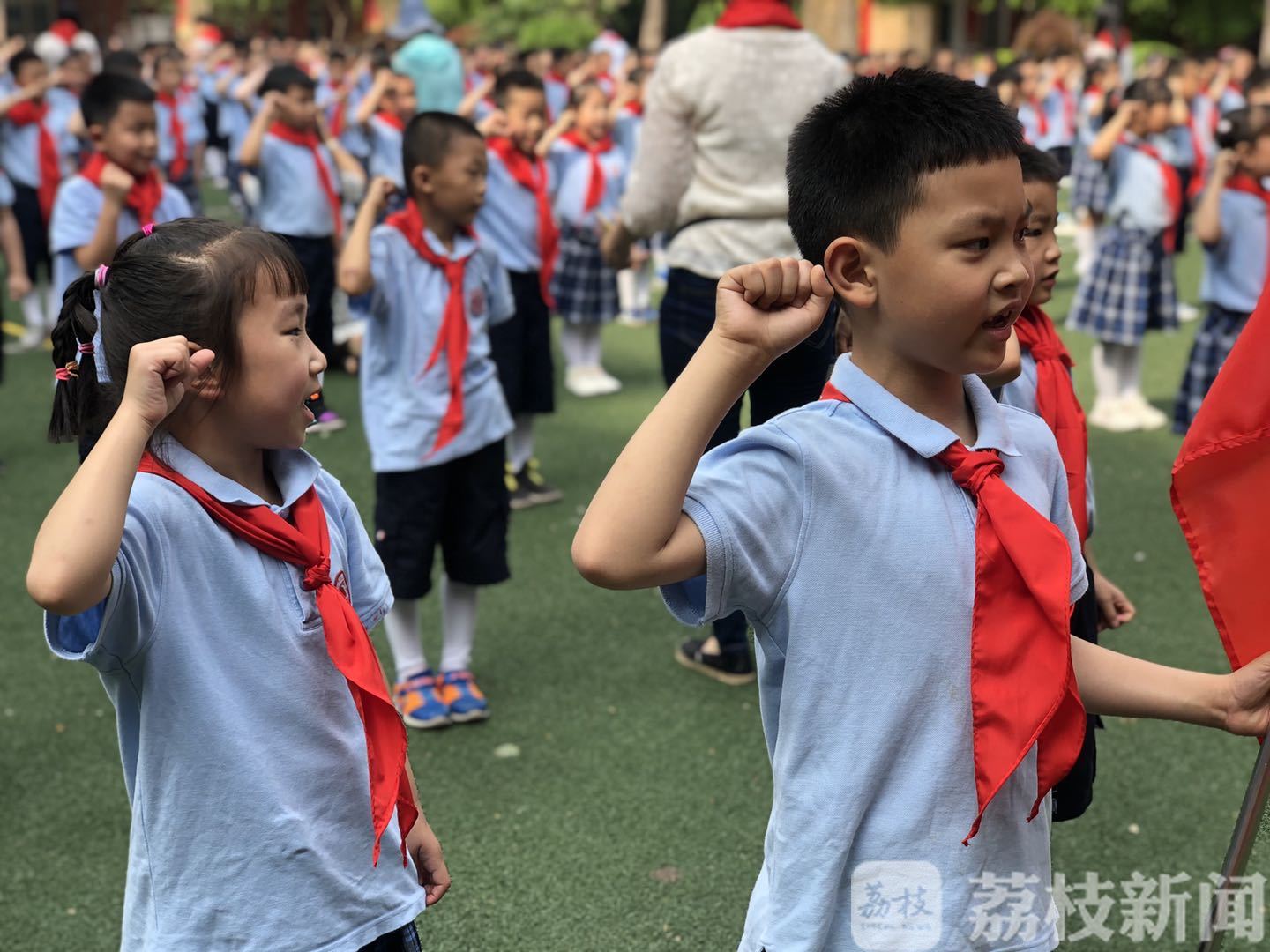 六一：学生们换种方式度过六一 没有歌舞表演