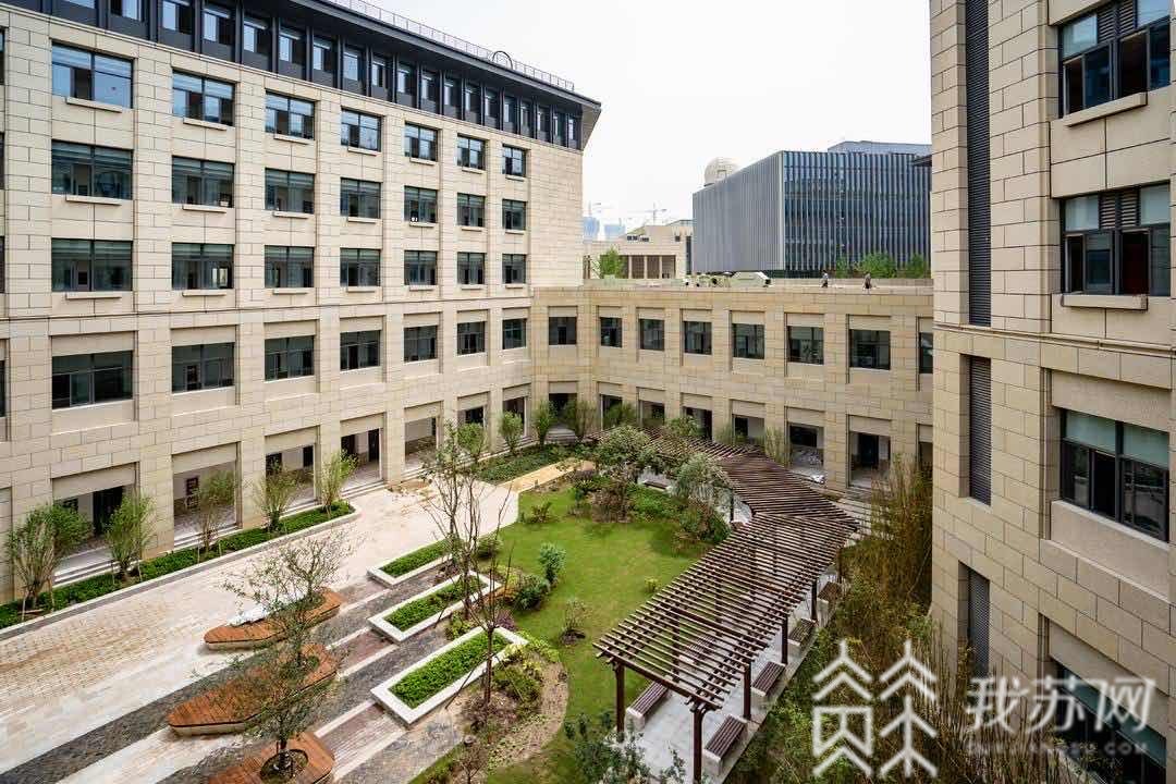 『一中』 学校实行“一个代码两个校区”招生 南京一中江北校区启用
