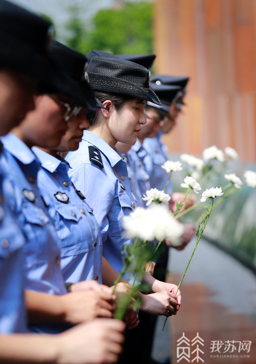 『民警』砥砺奋进?南京港出入境边检民警纪念抗战胜利75周年 铭记历史