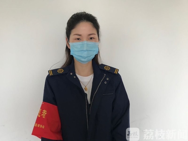 一站■“她一站路两次助人为乐”——众多市民连连点赞这个“善良机智”的公交小姐姐!