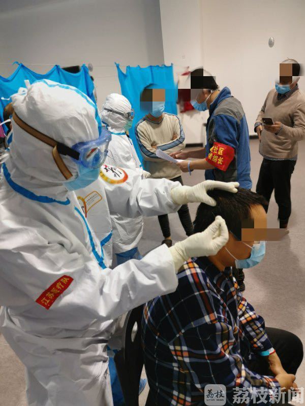 [武汉] 我希望和他一起继续为患者服务武汉日志|明天，武汉江夏方舱医院也要关舱了