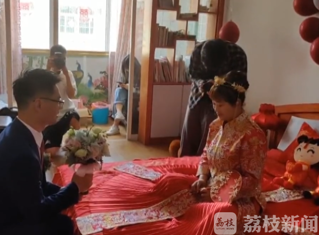 护士■“战袍”换嫁衣！共同抗“疫”经历让这对援湖北护士走到一起